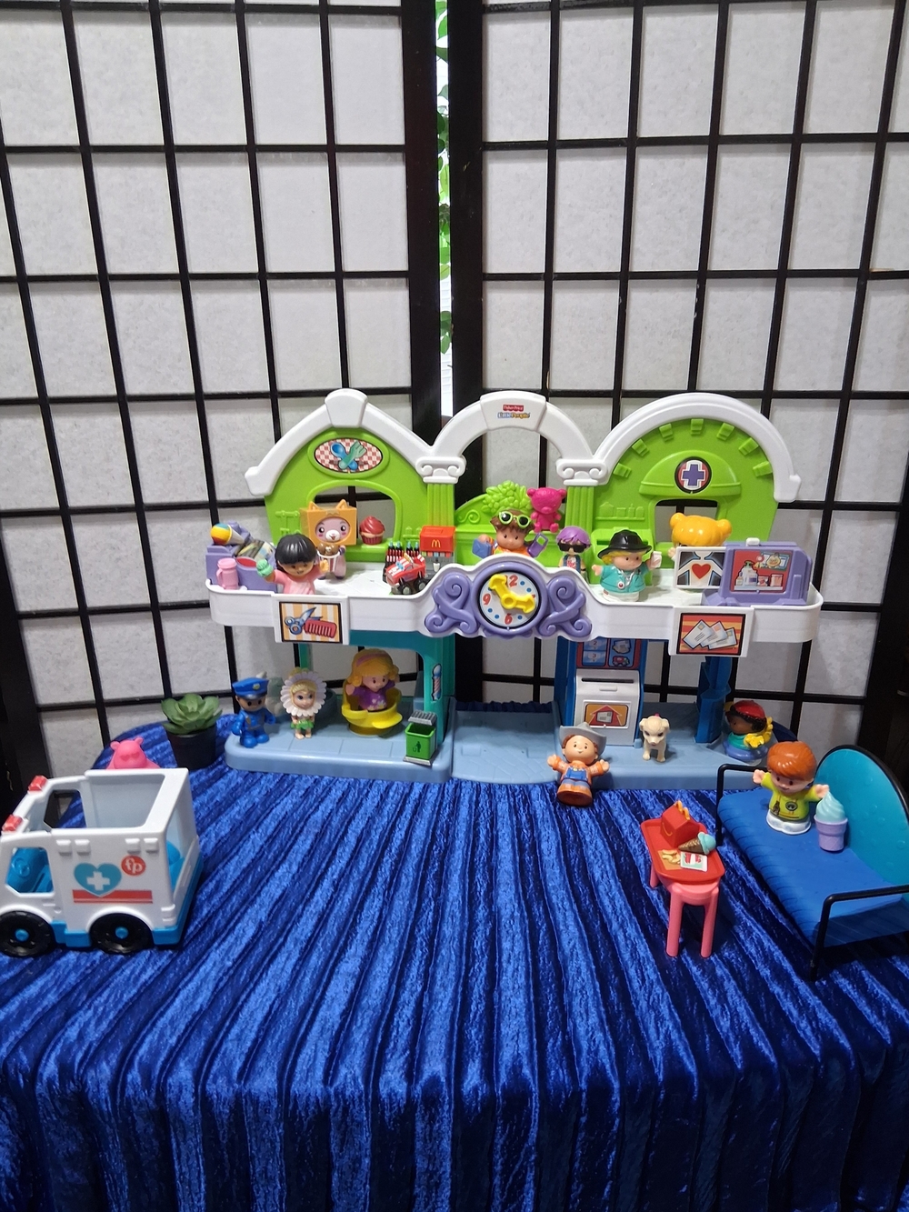 Fisher-Price Little People Play Center in Green, White & Purple